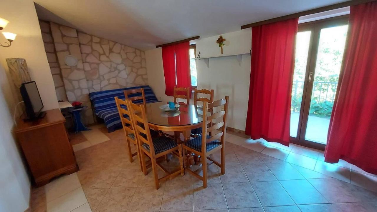 Apartments Coki Funtana Zewnętrze zdjęcie