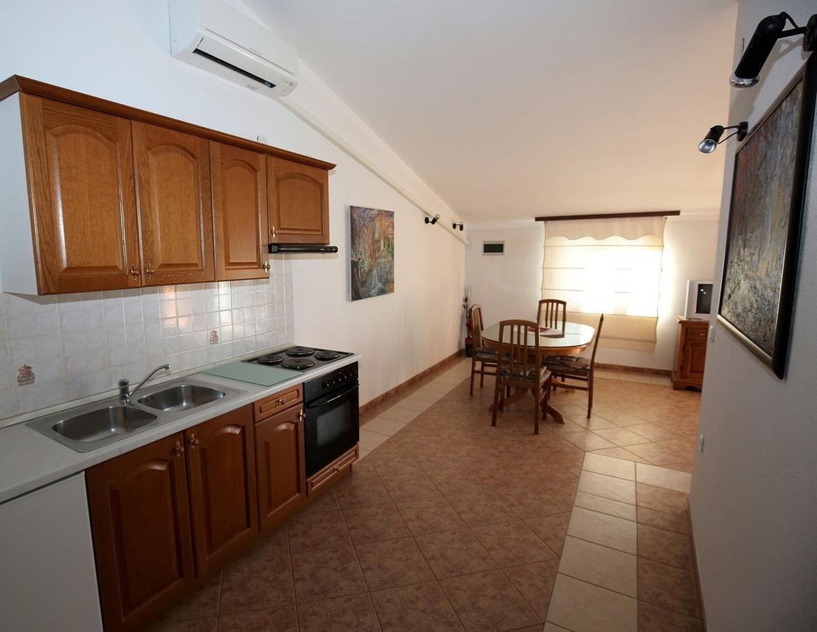 Apartments Coki Funtana Zewnętrze zdjęcie