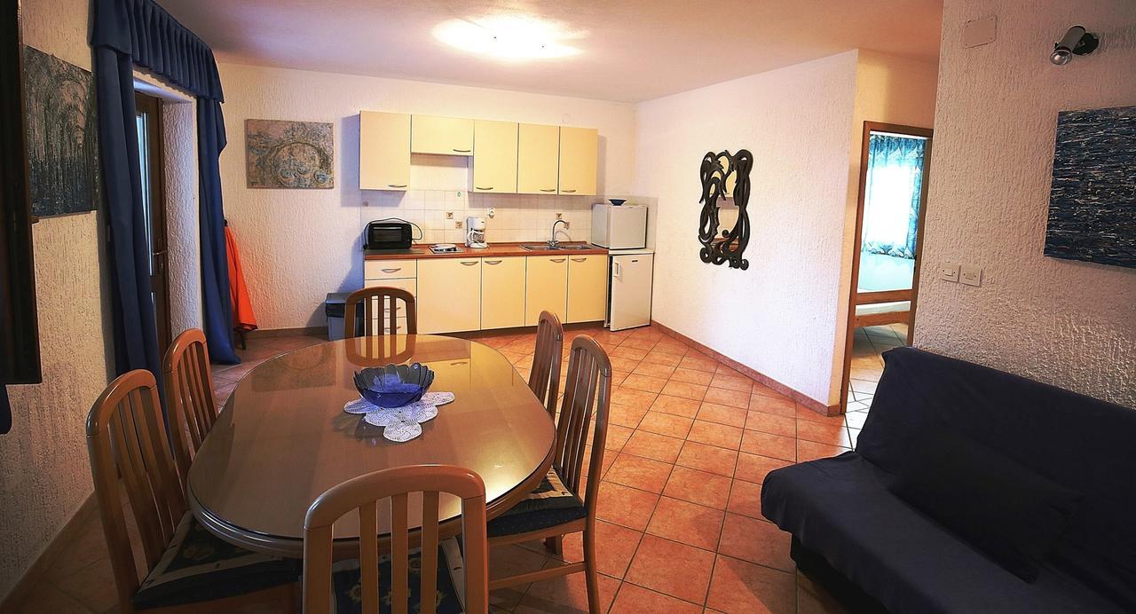 Apartments Coki Funtana Zewnętrze zdjęcie