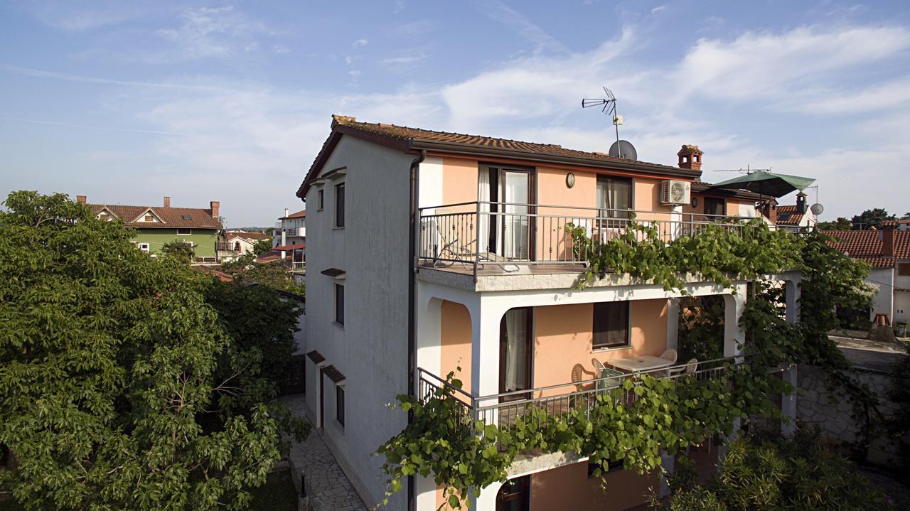 Apartments Coki Funtana Zewnętrze zdjęcie