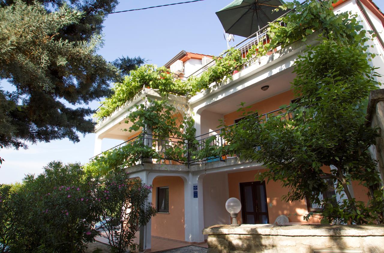 Apartments Coki Funtana Zewnętrze zdjęcie